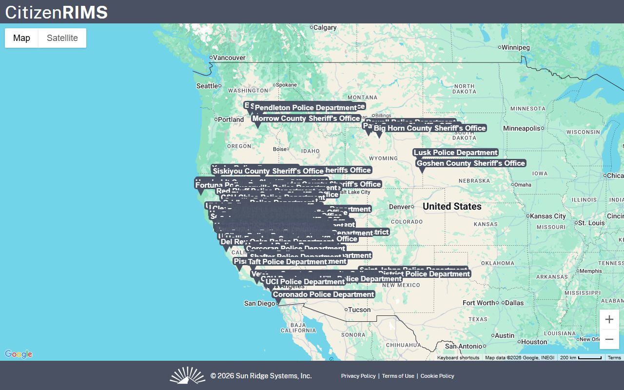 CrimeGraphics Arrests grid with date, location, action, name, charges, person details, and photo columns